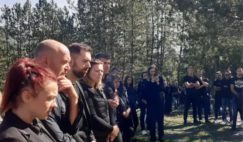 FOTO: Brojni se oprostili od prvog stradalog u poplavama u župi Podhum/Žitače