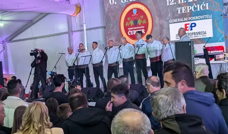 FOTO: Sajam ćuptera oduševio! Fra Mile Vlašić: Ćupter je mali i sladak, i ima veliku vrijednost