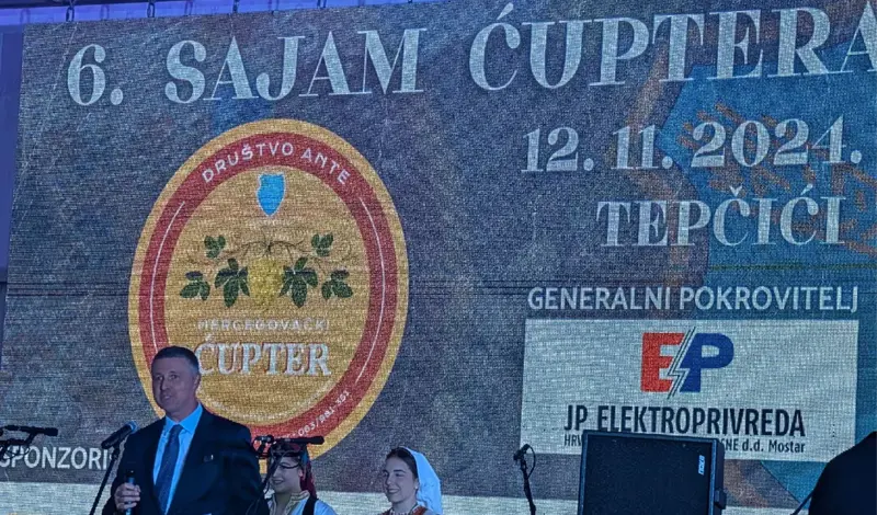 FOTO: Sajam ćuptera oduševio! Fra Mile Vlašić: Ćupter je mali i sladak, i ima veliku vrijednost