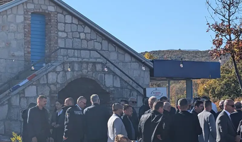 FOTO: POČEO 12. SUSRET GOSPODARSTVENIKA OPĆINE GRUDE, razgovara se o cestovnim temama