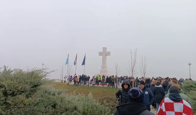 Deseci tisuća ljudi u Koloni sjećanja! Svjedočimo emocijama i pijetetu naroda
