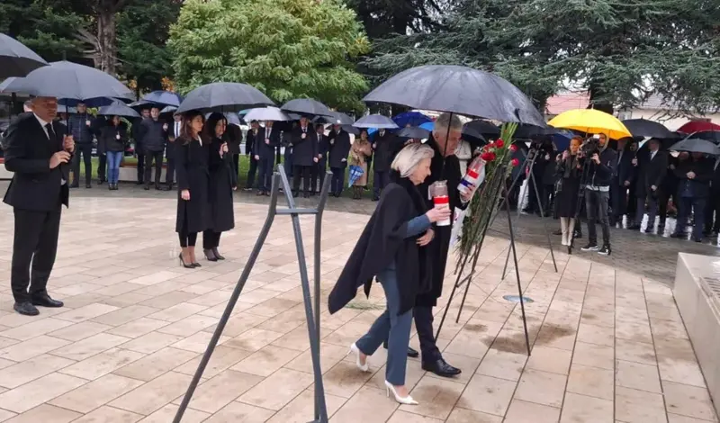 FOTO: Političko vodstvo Hrvata u BiH okupilo se u Grudama, u tijeku je svečana sjednica