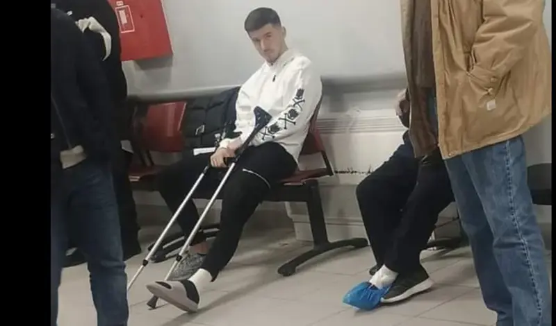 Veliki Pero Sučić čekao red za doktora i družio se s navijačem! Nogometaš iz Bugojna sve je oduševio