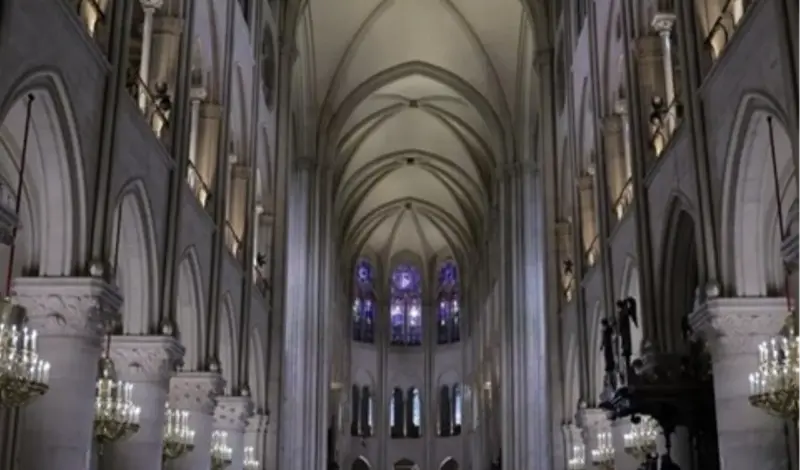 U katedrali Notre Dame služena prva misa nakon velikog požara 2019.