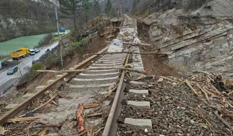 I dalje traju radovi na sanaciji i rekonstrukciji željezničke pruge na lokalitetu Komadinovog vrela