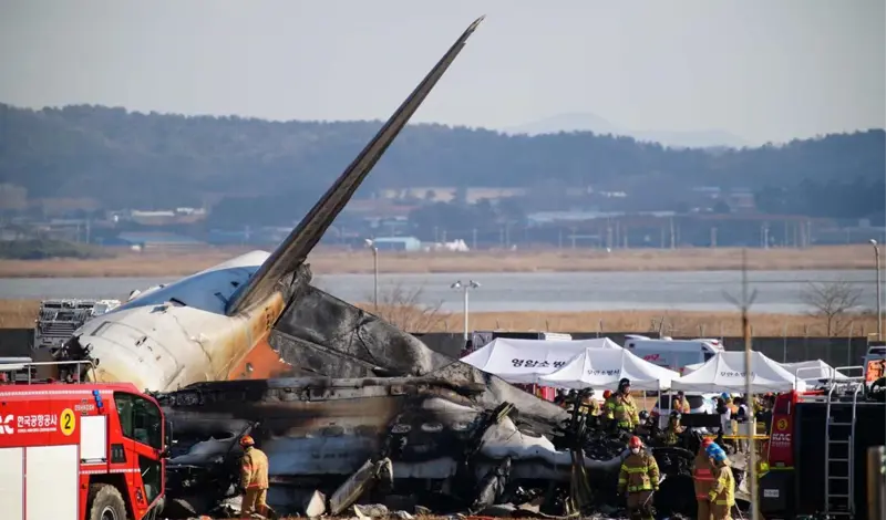 Dosad 124 poginulih u najstrašnijoj zrakoplovnoj nesreći u povijesti Južne Koreje, nakon što je avion sletio pa se zabio u zid i eksplodirao