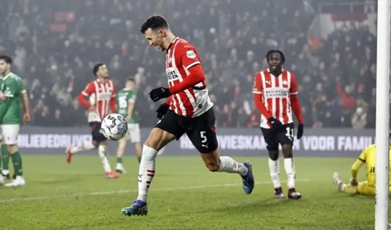 PSV gubio u 90. minuti, a onda se pojavio Perišić
