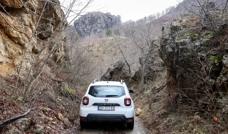 Olga, Mara i Smilja žive same u selu bez struje! Do njih se može samo kroz BiH