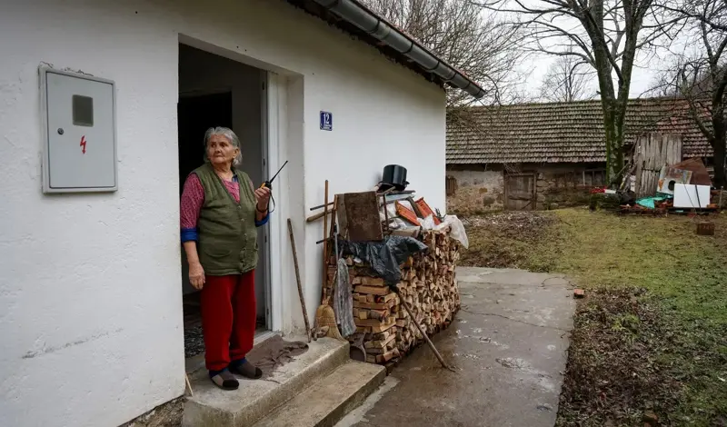 Olga, Mara i Smilja žive same u selu bez struje! Do njih se može samo kroz BiH