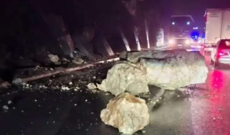 Tragedija izbjegnuta za dlaku, odron pao na cestu kod Mostara