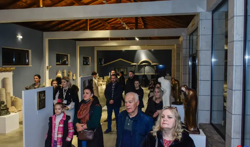 FOTO: Posjetili smo Noć muzeja na Humcu i izložbu posvećenu Jurju Škarpi! Hercegovačka, kulturna noć oduševila