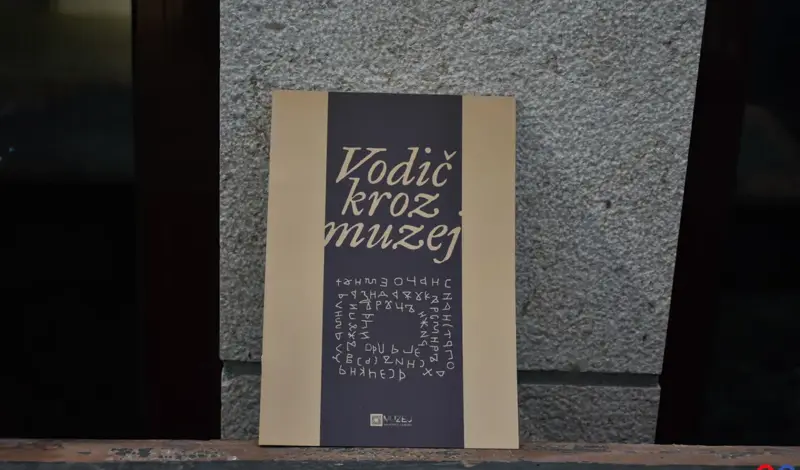 FOTO: Posjetili smo Noć muzeja na Humcu i izložbu posvećenu Jurju Škarpi! Hercegovačka, kulturna noć oduševila