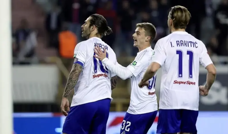 Hajduk slavio golom iz penala i preuzeo vrh ljestvice! Torcida zviždala pa zapjevala