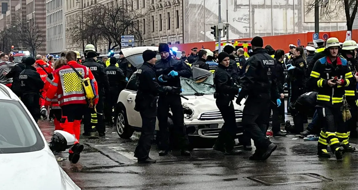 Užas u Münchenu! Automobilom se zabio u ljude,  najmanje 15 osoba je ozlijeđeno