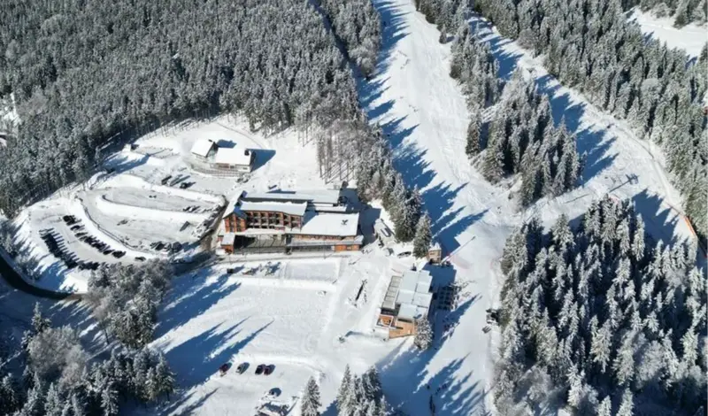 Djevojčica iz Hrvatske skliznula sa žičare i pala s visine od 5 metara