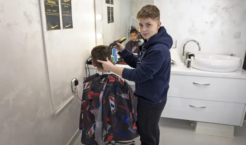 FOTO: Leon je najmlađi frizer u Hrvata! 