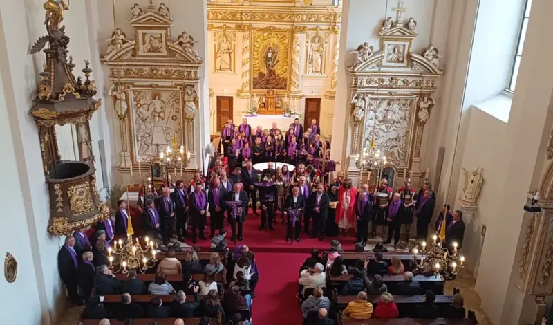 VIDEO: Izvođači s  područja drevne Imote zapjevali u gradu Željeznom, kantači dodirnuli srca vjernika