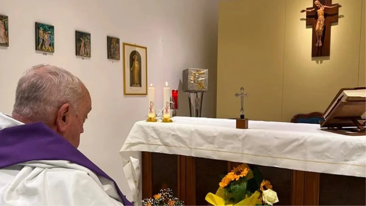 Liječnici Papi postupno smanjuju terapiju kisikom