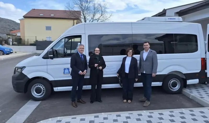 Novo specijalno vozilo za Edukacijsko-rehabilitacijski centar za djecu i mlade s teškoćama u razvoju "Ivan Pavao II"