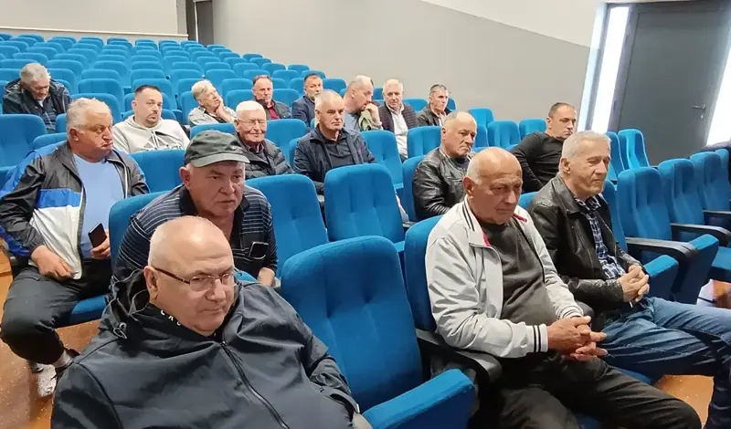 U Grudama održano stručno predavanje za pčelare FOTO