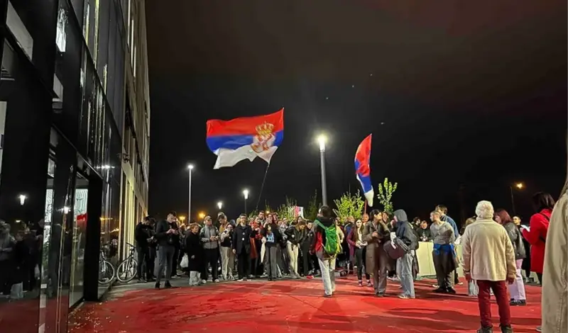 BURNA NOĆ U SRBIJI: Studenti blokirali RTV Srbije i Vojvodine. Direktor televizije: Ovo je otmica
