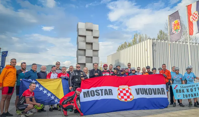BICIKLISTI - Mostar i Vukovar povezani srcem FOTO