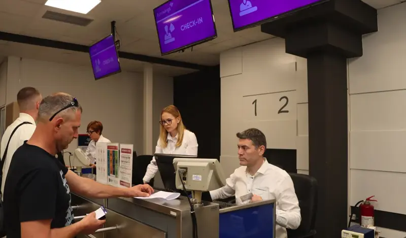 Prvi avion pun putnika iz Düsseldorfa sletio u Mostar FOTO