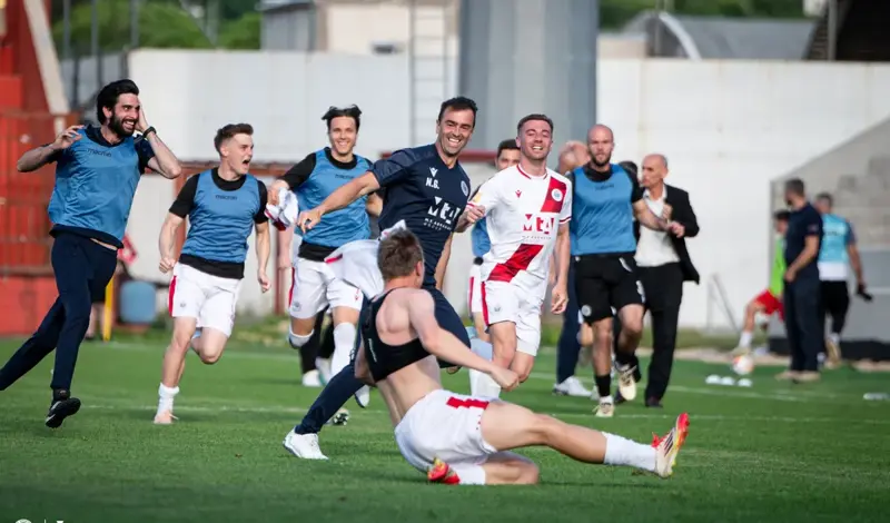 Zrinjski i Borac vode mrtvu trku! Evo što i jedne i druge čeka do kraja prvenstva