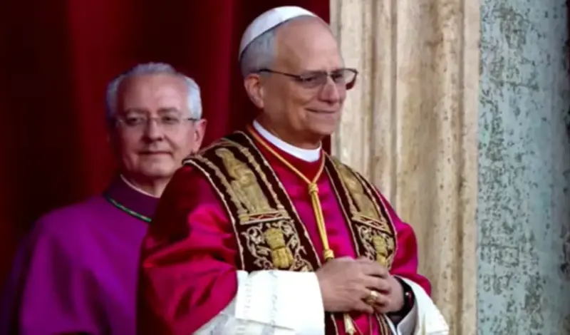 Papa Lav XIV. obratio se svijetu: BOG VAS SVE VOLI, NEKA MIR BUDE S VAMA
