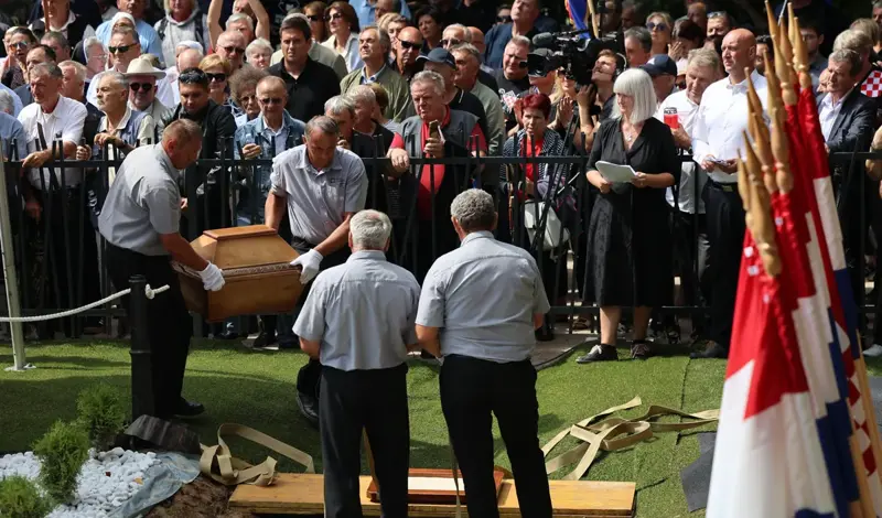 Održan posljednji ispraćaj i ukop 814 žrtava iz masovne grobnice jame Jazovke FOTOGALERIJA