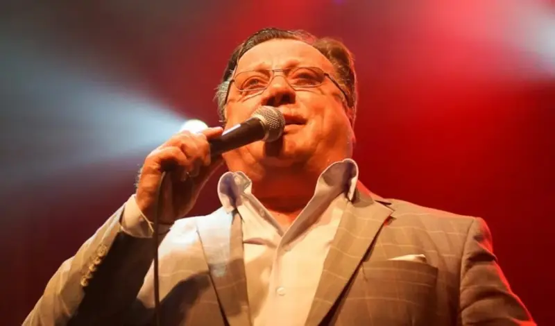 VIDEO: Halid Bešlić zapjevao pjesmu posvećenu supruzi! Emocije posebno snažne zbog njegova zdravstvenog stanja