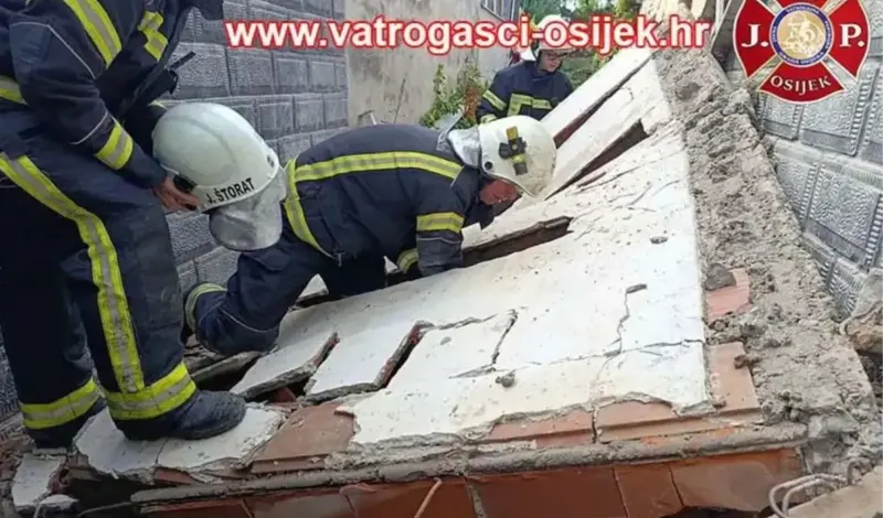 UŽAS - Radnike prignječio zid