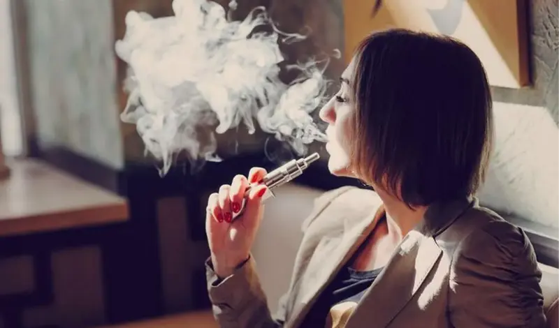 PORAŽAVAJUĆI PODACI - Najmanje 15 milijuna tinejdžera u svijetu koristi e-cigarete