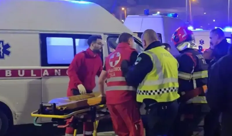 Devet smrtno stradalih u Tuzli, djeca traže roditelje, policija i vatrogasci povraćaju od dima