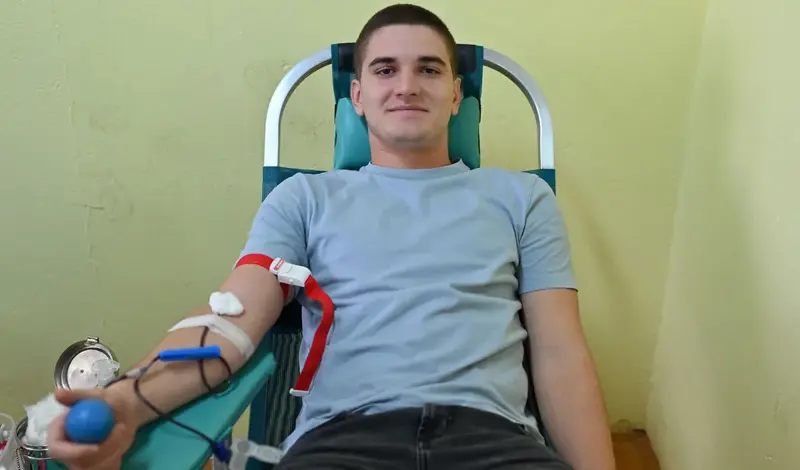 Grudski srednjoškolci darovali 22 doze krvi FOTO