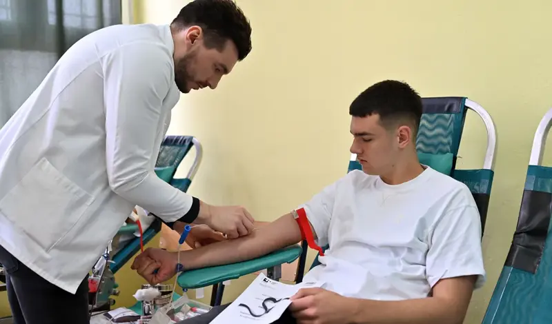 Grudski srednjoškolci darovali 22 doze krvi FOTO
