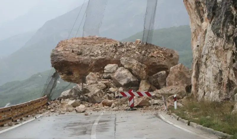 Zbog učestalih odrona počeli radovi na sanaciji ceste Makarska-Vrgorac