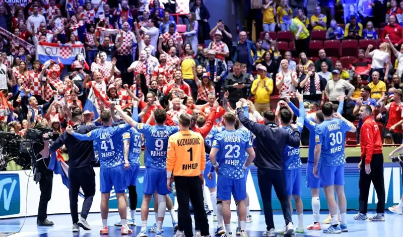 VIDEO: Thompson objavio atmosferu iz svlačionice! Ako ne znaš šta je bilo, pjevaju Hrvati uglas!