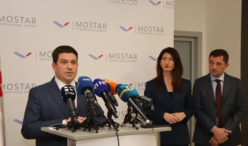 U Zračnoj luci Mostar potpisani ugovori vrijedni 1,75 milijuna eura FOTO
