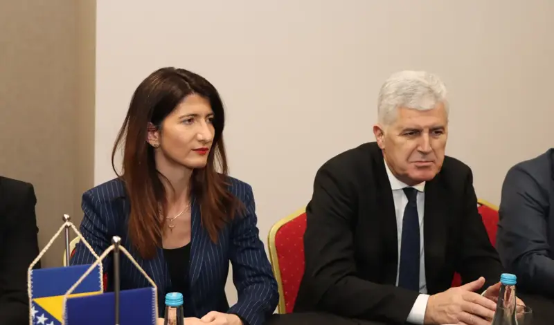 U Zračnoj luci Mostar potpisani ugovori vrijedni 1,75 milijuna eura FOTO