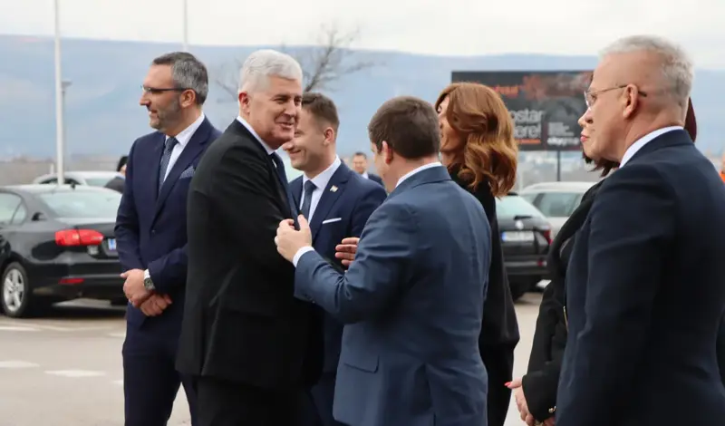 U Zračnoj luci Mostar potpisani ugovori vrijedni 1,75 milijuna eura FOTO