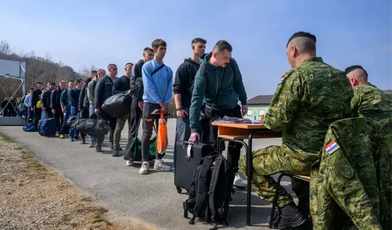 Vratio se vojni rok: Prvih 800 ročnika ušlo u hrvatske vojarne