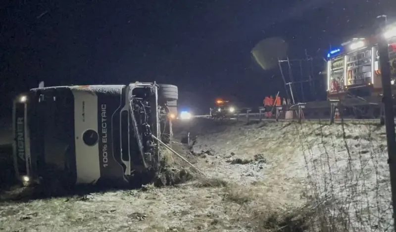 Državljanin BiH lakše ozlijeđen: Električnim kamionom sletio s ceste, šteta 400.000 eura