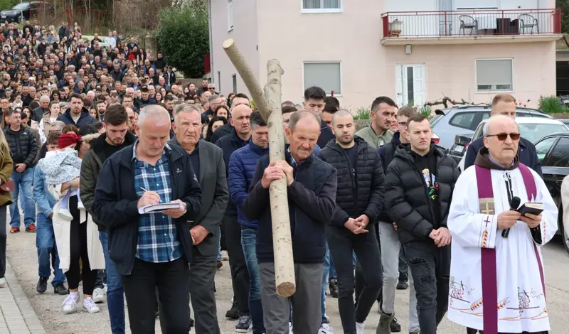 Veliki put križa u župi Grude FOTO/Video