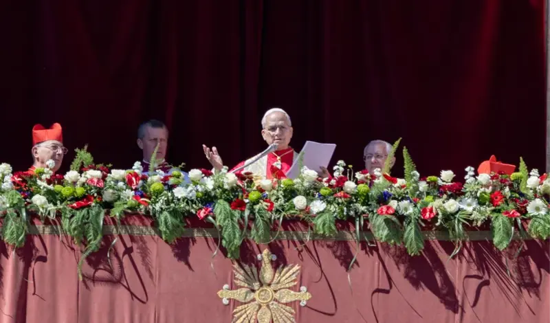 URBI ET ORBI Papa poručio: ''Tko ima oružje, neka ga položi''