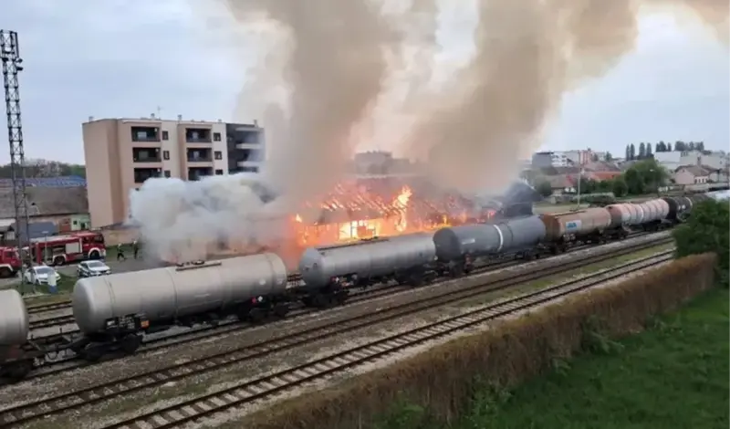 Strašan požar u Osijeku: Vatra guta skladišta Hrvatskih željeznica