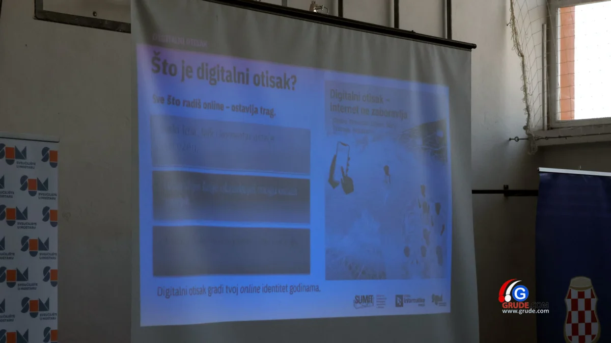 U OŠ Ruđera Boškovića stručnjaci SUMIT-a održali predavanje o sigurnosti na internetu FOTO