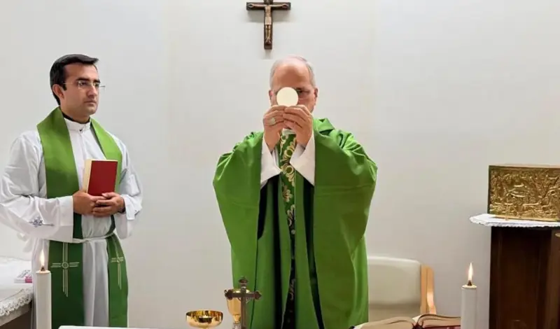 Papa Lav slavio prvu misu nakon operacije, u bolnici
