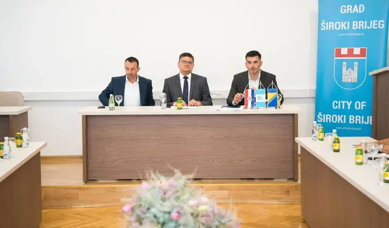 Potpisani ugovori za 25 projekata u HERCEGOVINI vrijednih više od 2,1 MILIJUN KM