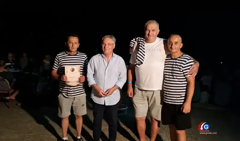 Jubilarna 10. Fišijada najjača do sada, 15 natjecatelja, Francuzi, Englezi, stotine posjetitelja i predivan ambijent jezera Krenica FOTO